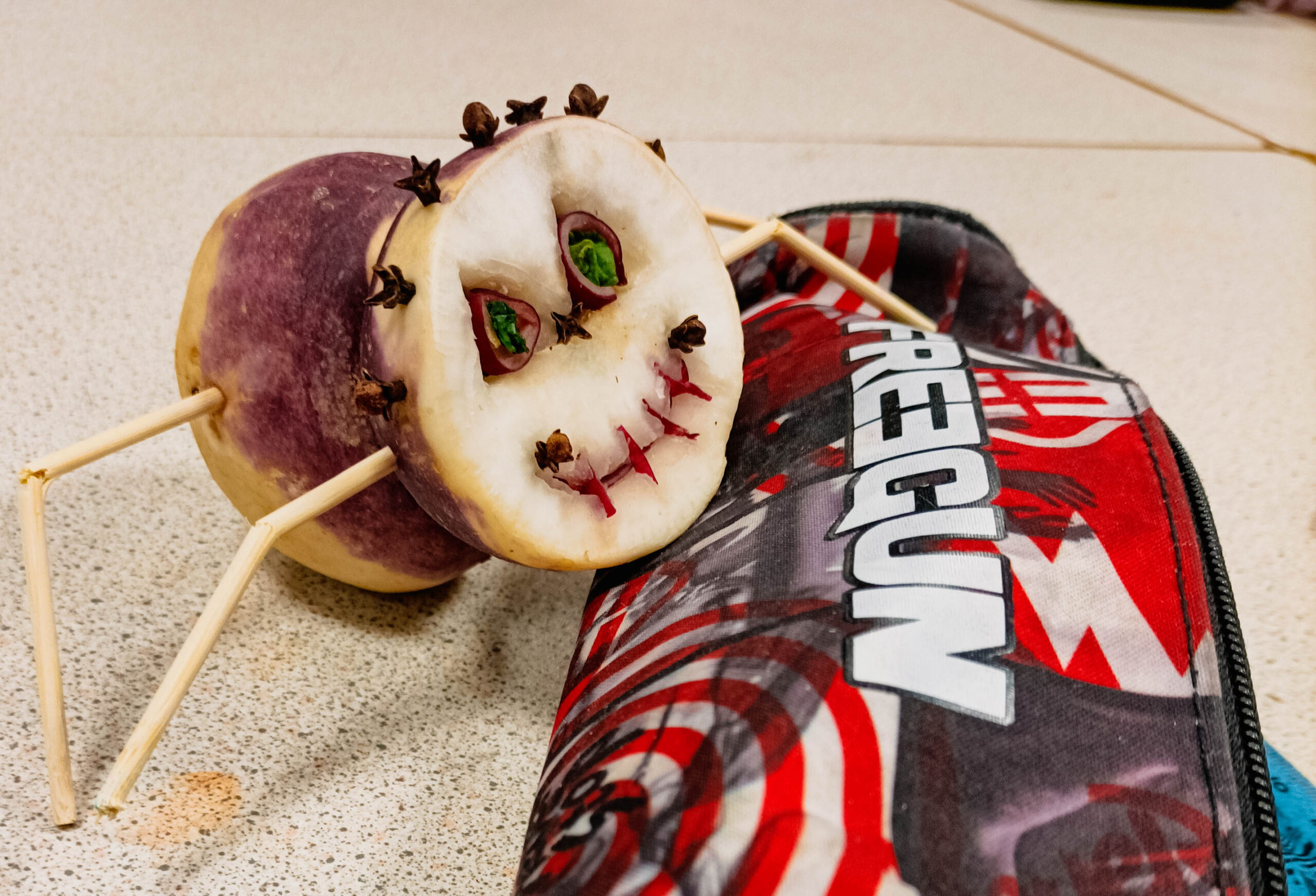 Enseigner les arts plastiques au collège : au-delà de la note, une quête de sens